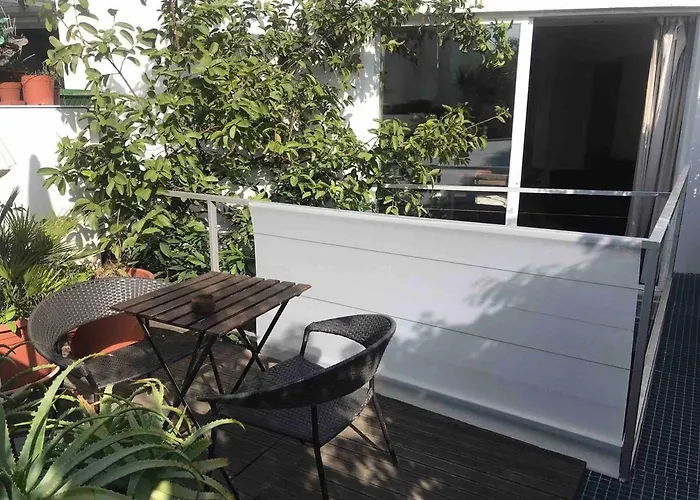 Appartamento Center, Sun, Charm With Terrace And Fireplace Lisbona